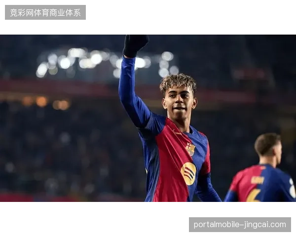 亚马尔的横空出世为西班牙队边路进攻带来新选择,有望成为世界杯赛场的超级奇兵 亚马尔的横空出世为西班牙队边路进攻带来新选择,有望成为世界杯赛场的超级奇兵